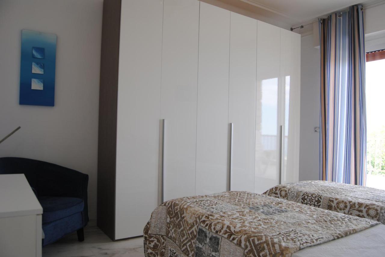 Gaiavacanze Beach Apartment Bordighera Exterior photo
